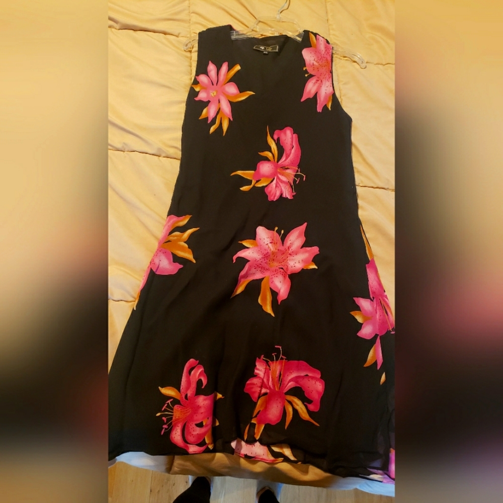 Womans dressy flowered dress. By Lily